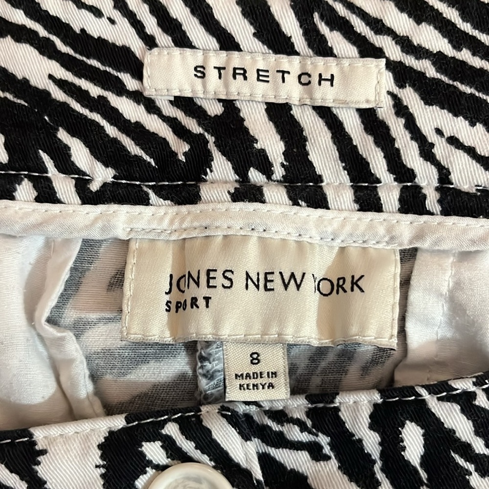 3 for $25 - Jones New York Sport Shorts/Like New Size 8-Zebra print - Picture 2 of 4